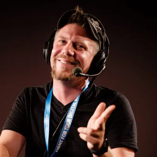 Linus Neumann, Hacker und Psychologe